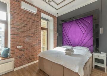 Люкс с балконом в  Theatre Boutique Apart-Hotel